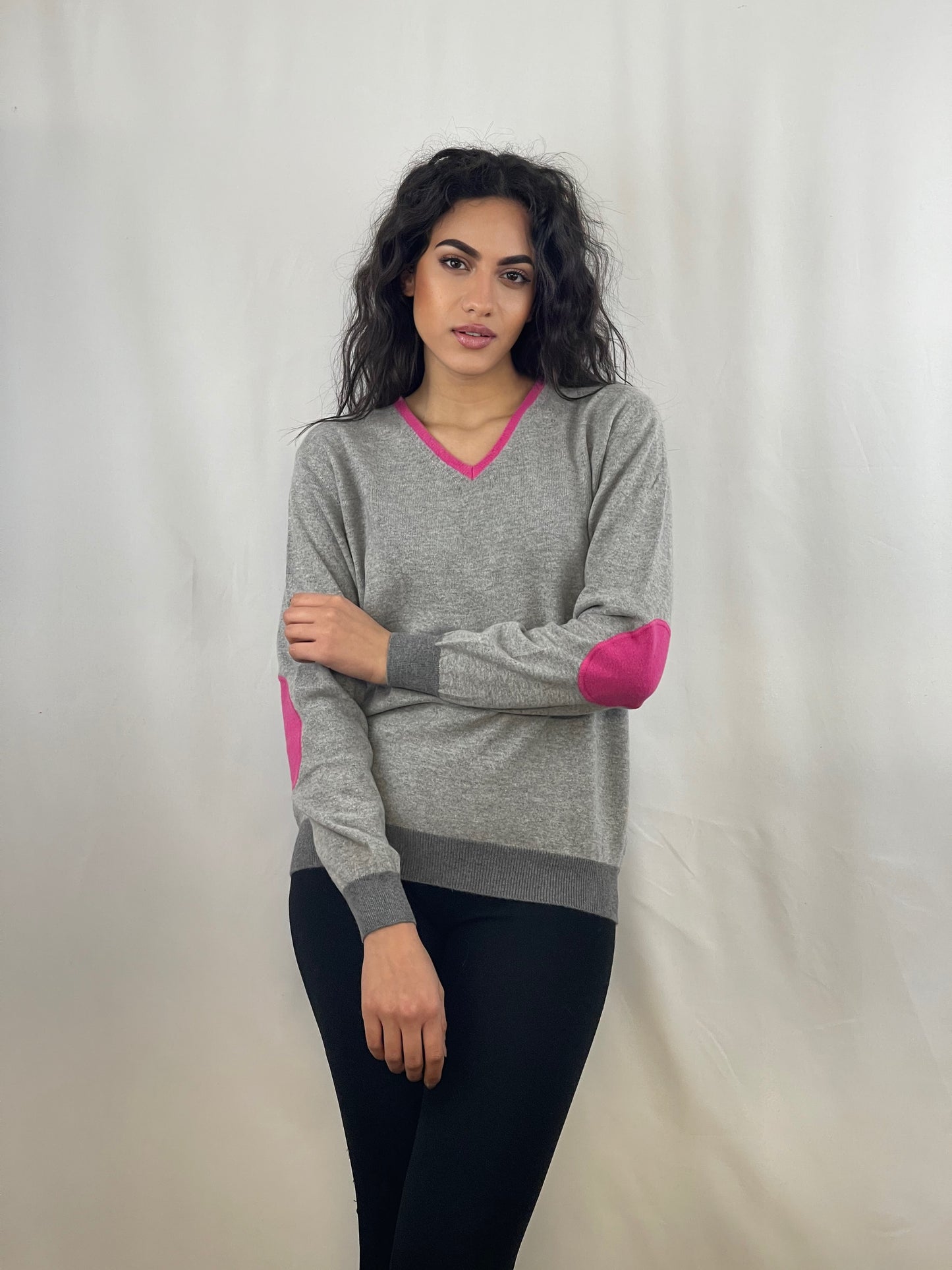 3344 - V neck women patches