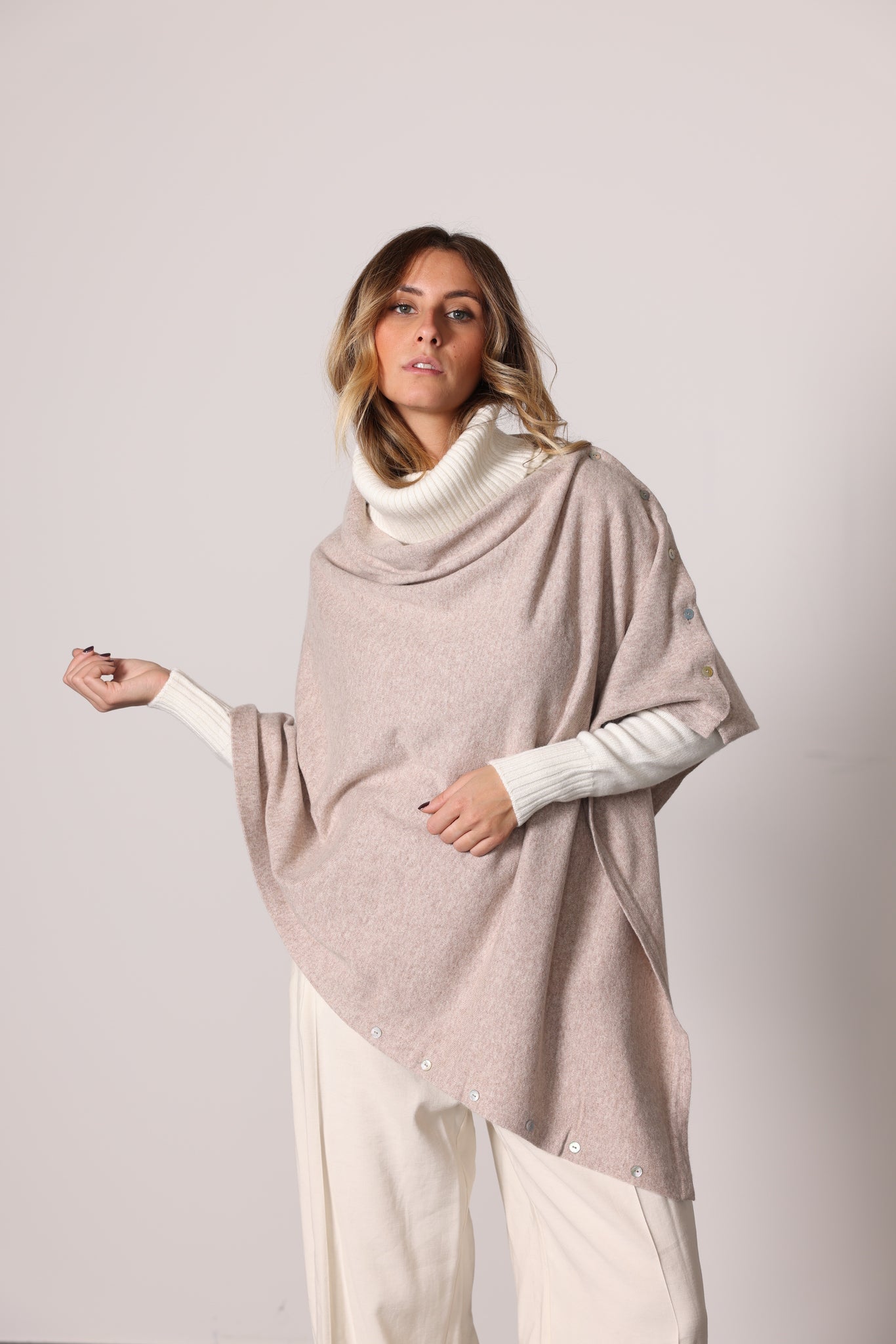 41119 - Buttoned Shrug