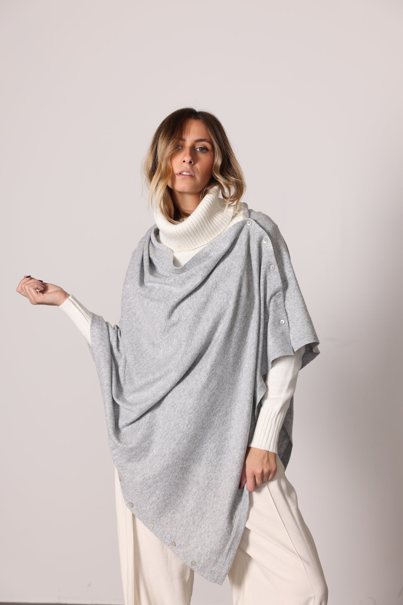 41119 - Buttoned Shrug