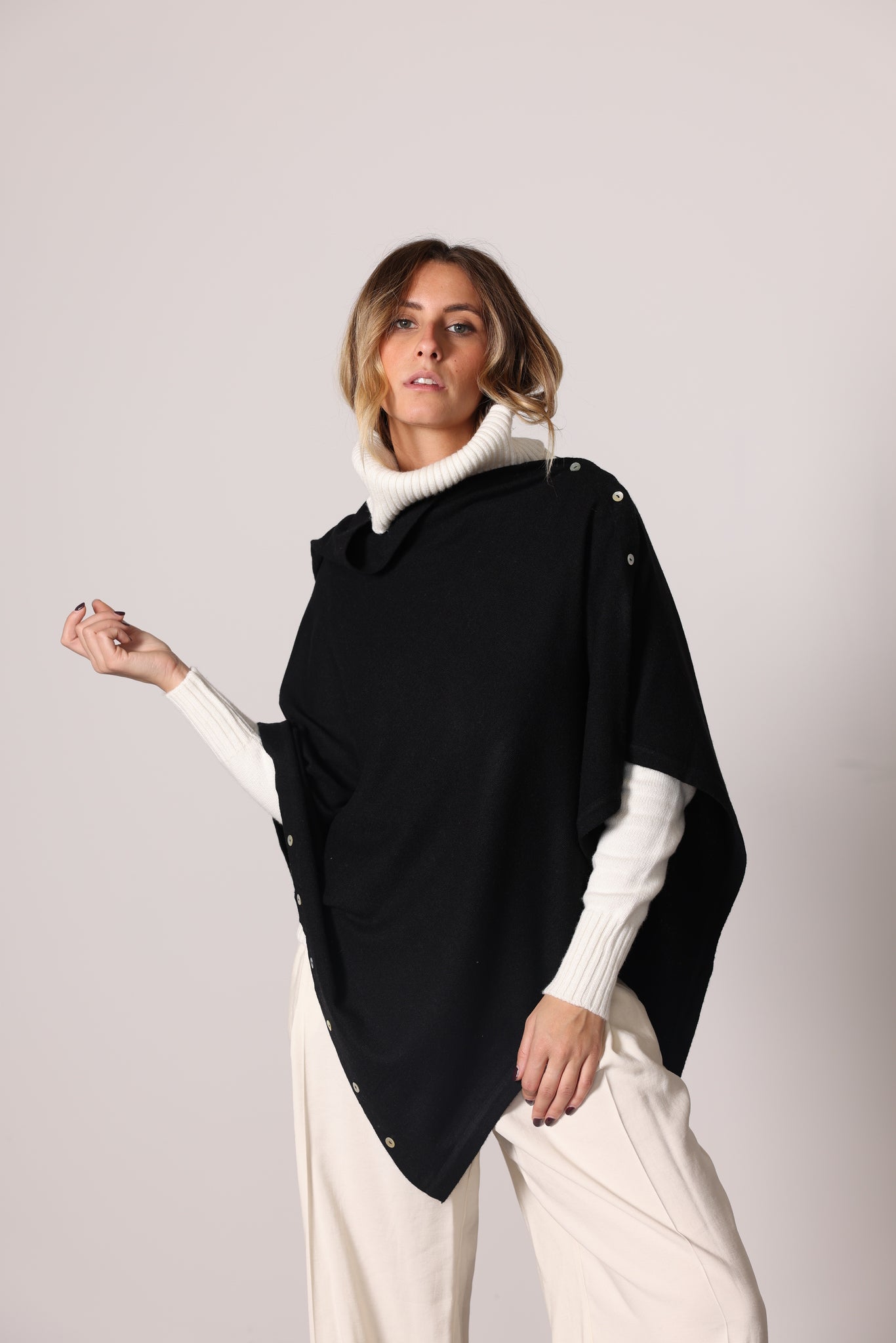 41119 - Buttoned Shrug