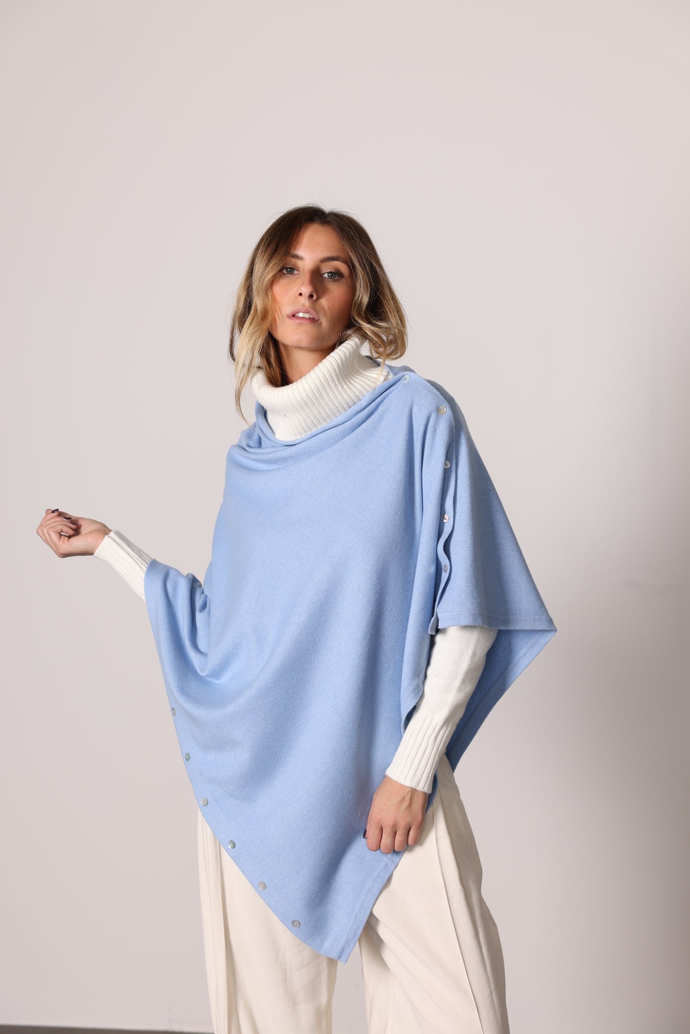 41119 - Buttoned Shrug