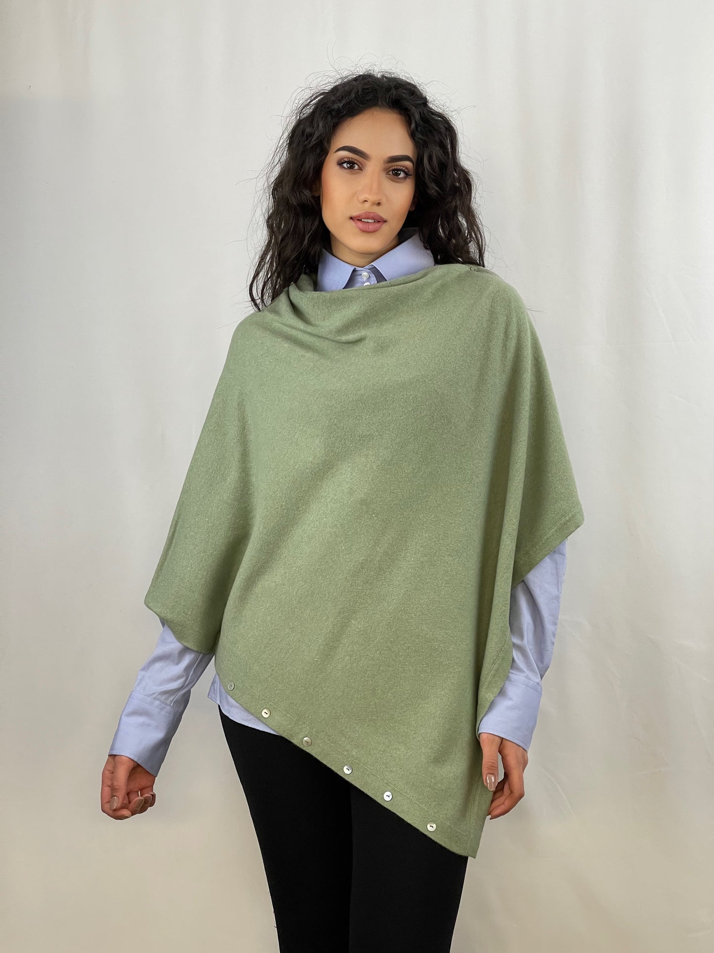 41119 - Buttoned Shrug