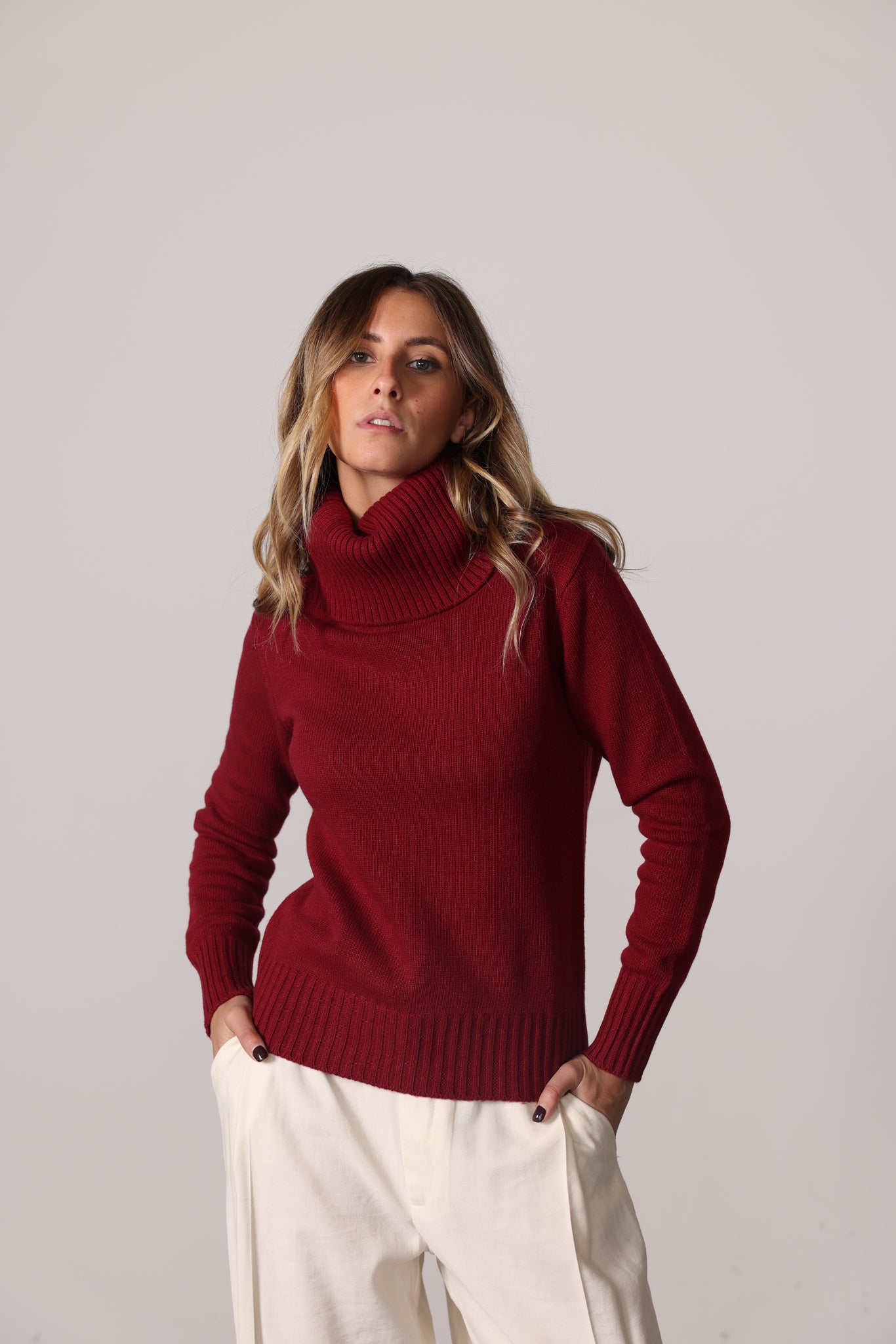 4125 - Large neck d.line woman