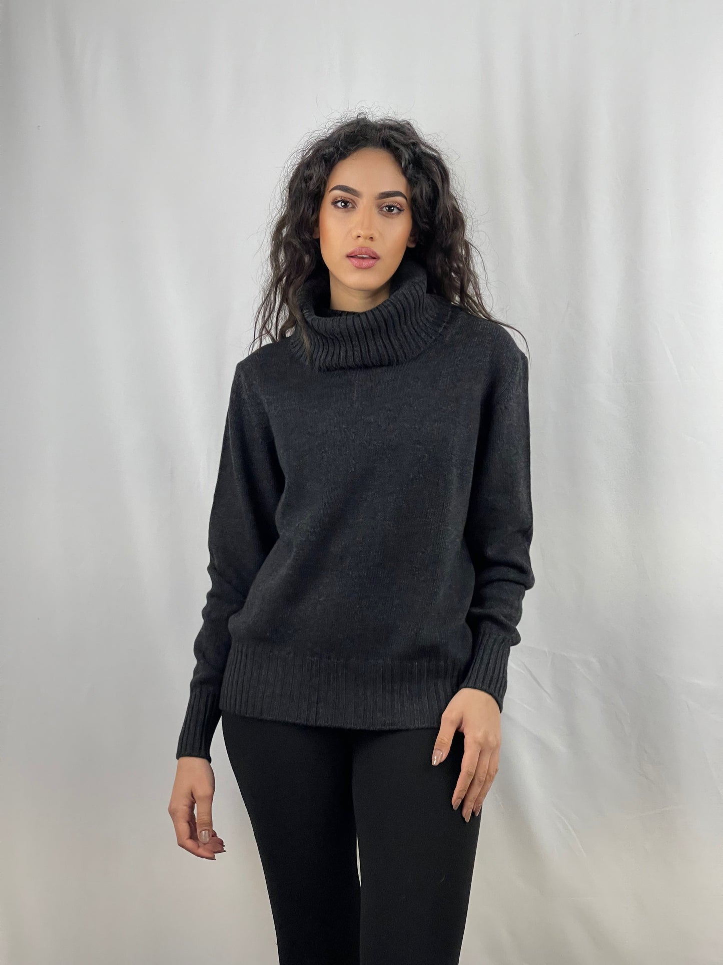 4125 - Large neck d.line woman