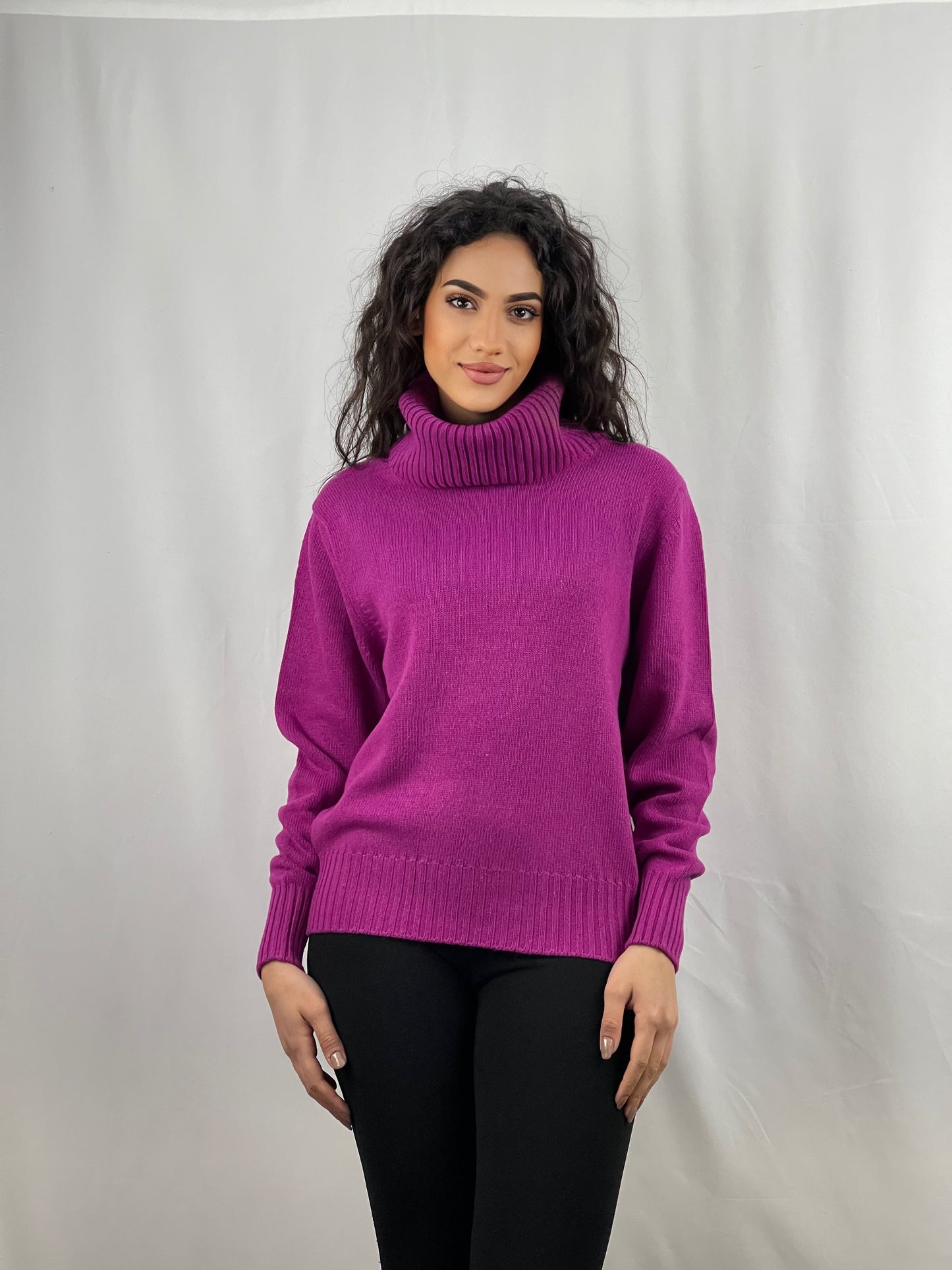 4125 - Large neck d.line woman