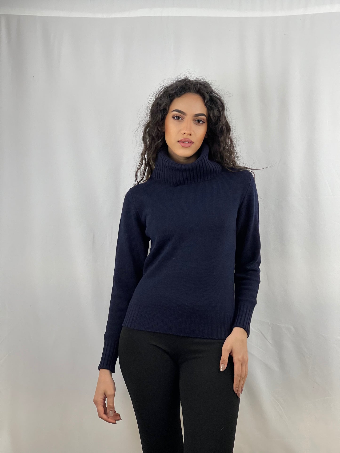 4125 - Large neck d.line woman