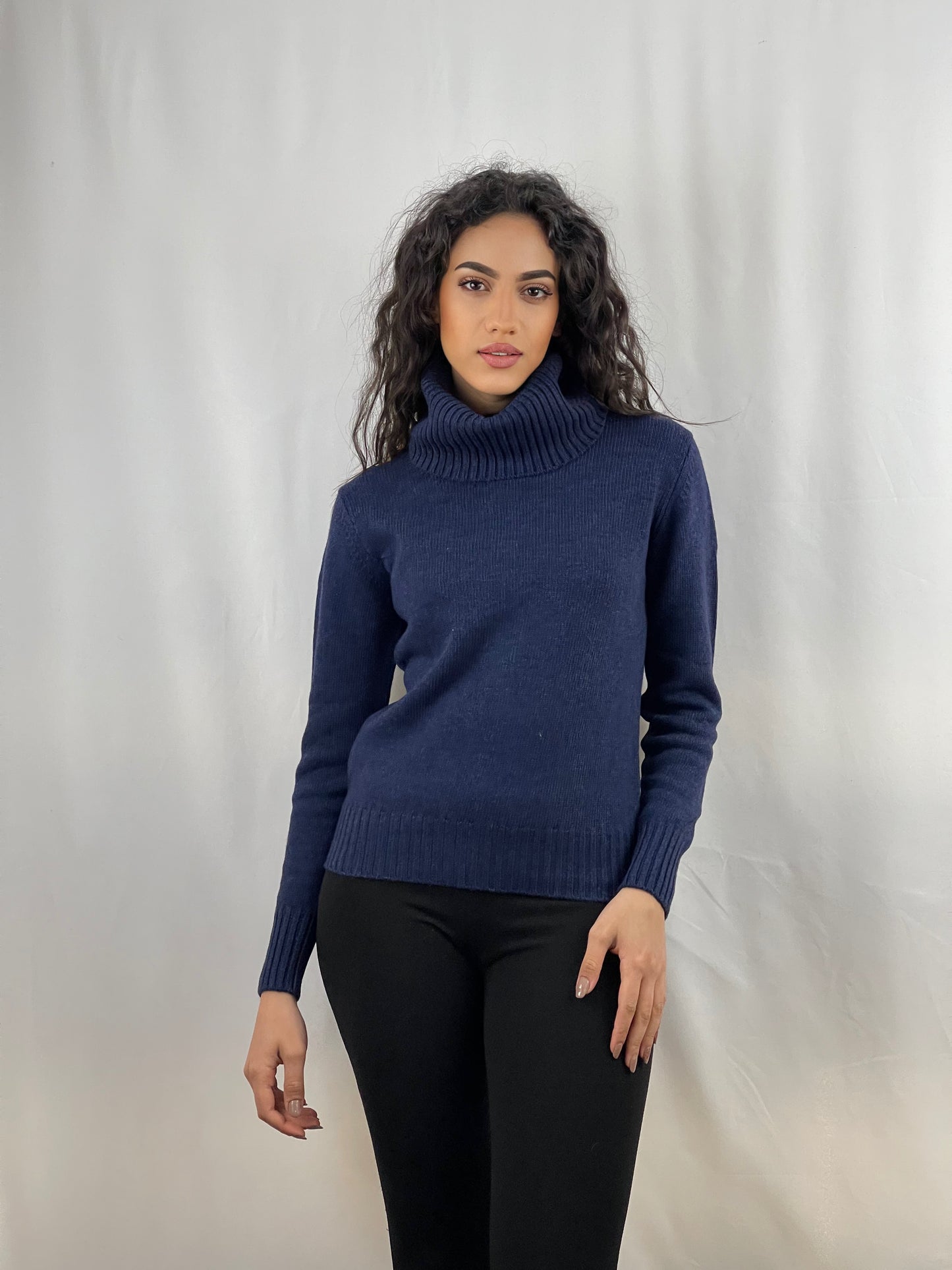 4125 - Large neck d.line woman