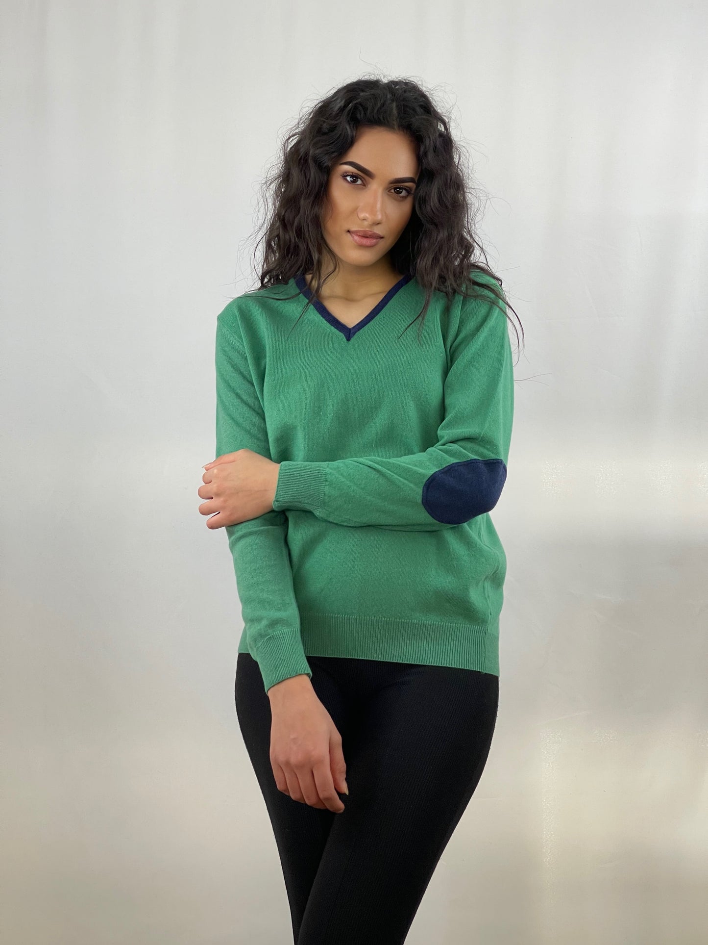3344 - V neck women patches