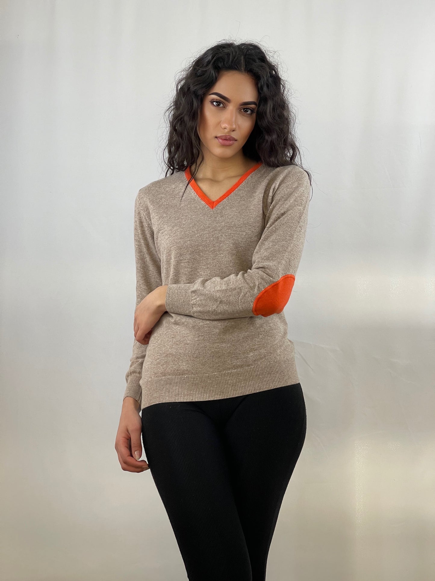 3344 - V neck women patches
