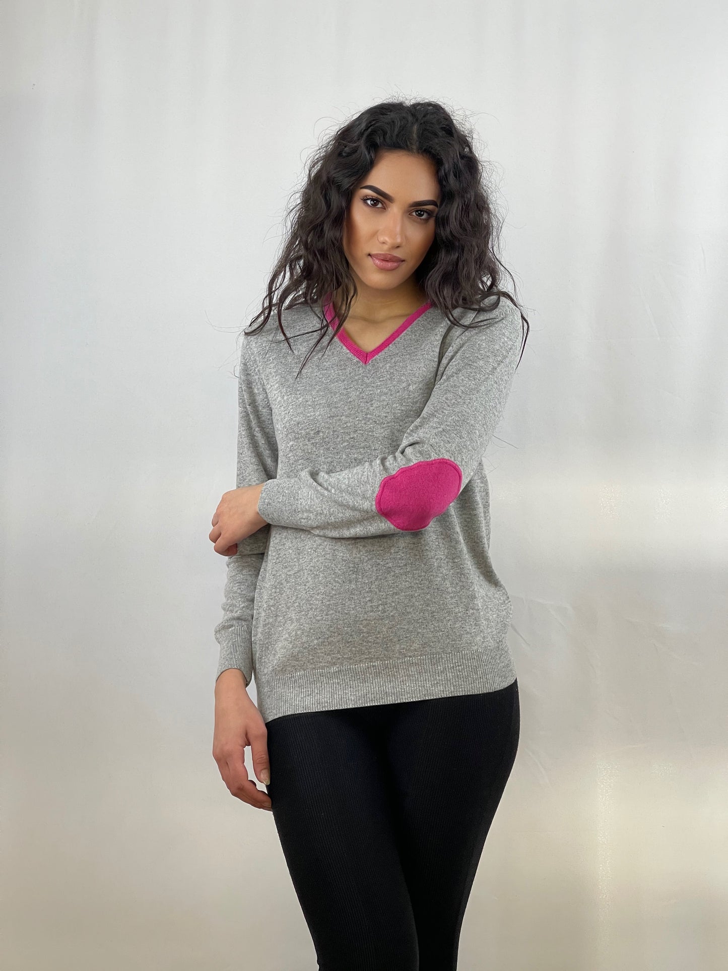 3344 - V neck women patches