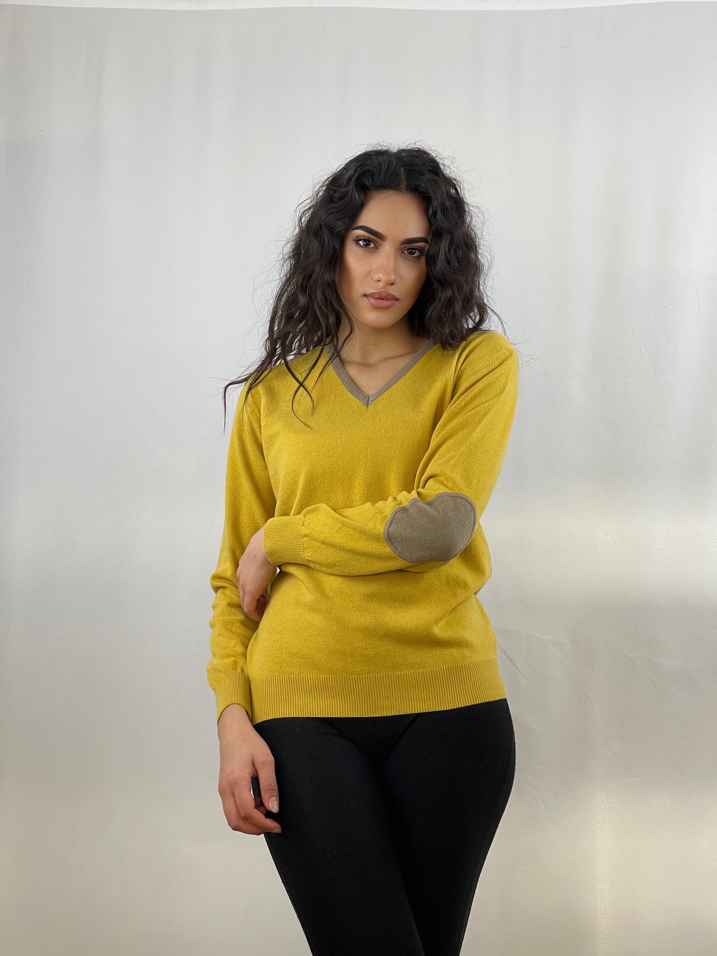 3344 - V neck women patches