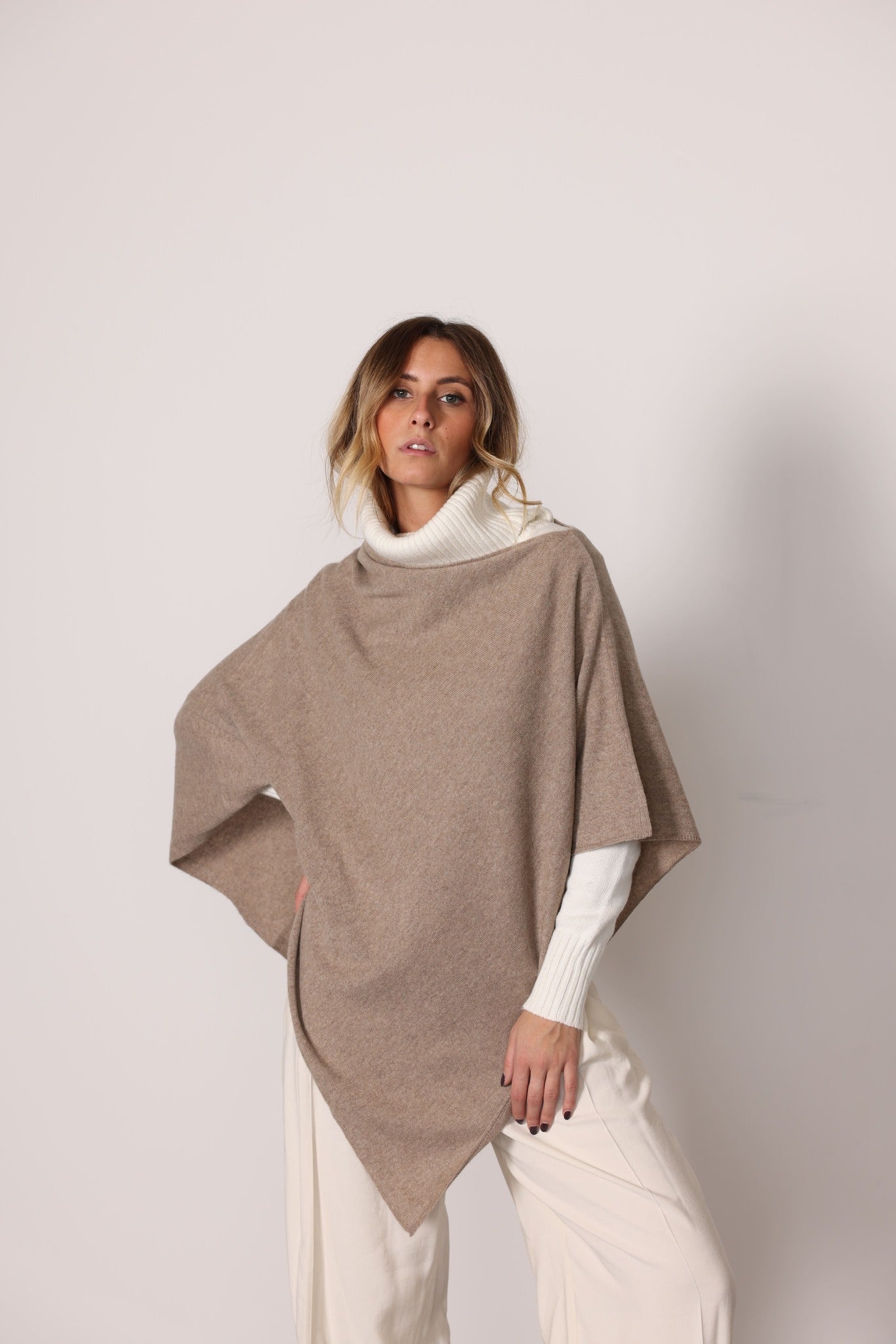 710 - poncho light 100% cashmere