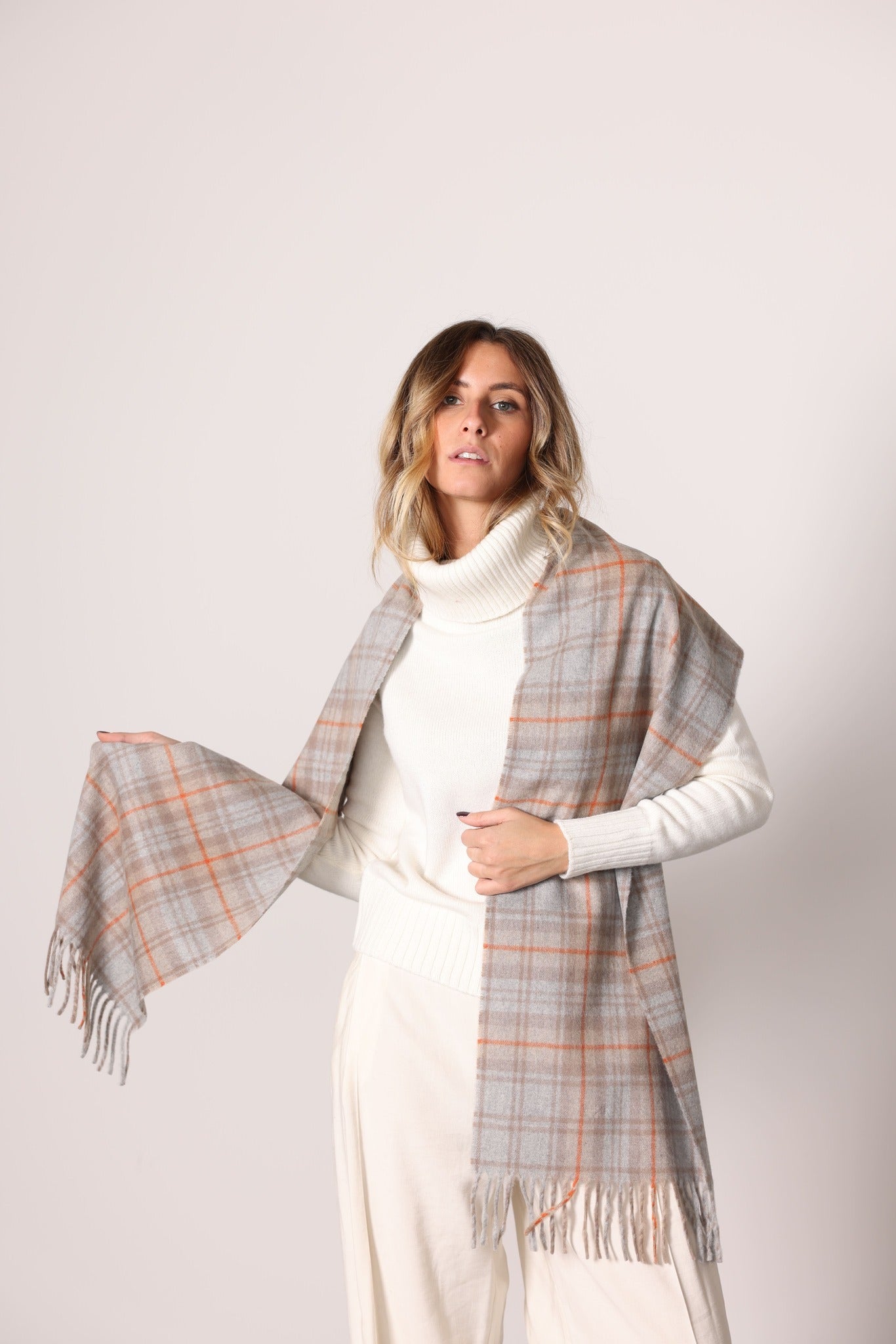715 - Tartan Scarf 100% cashmere