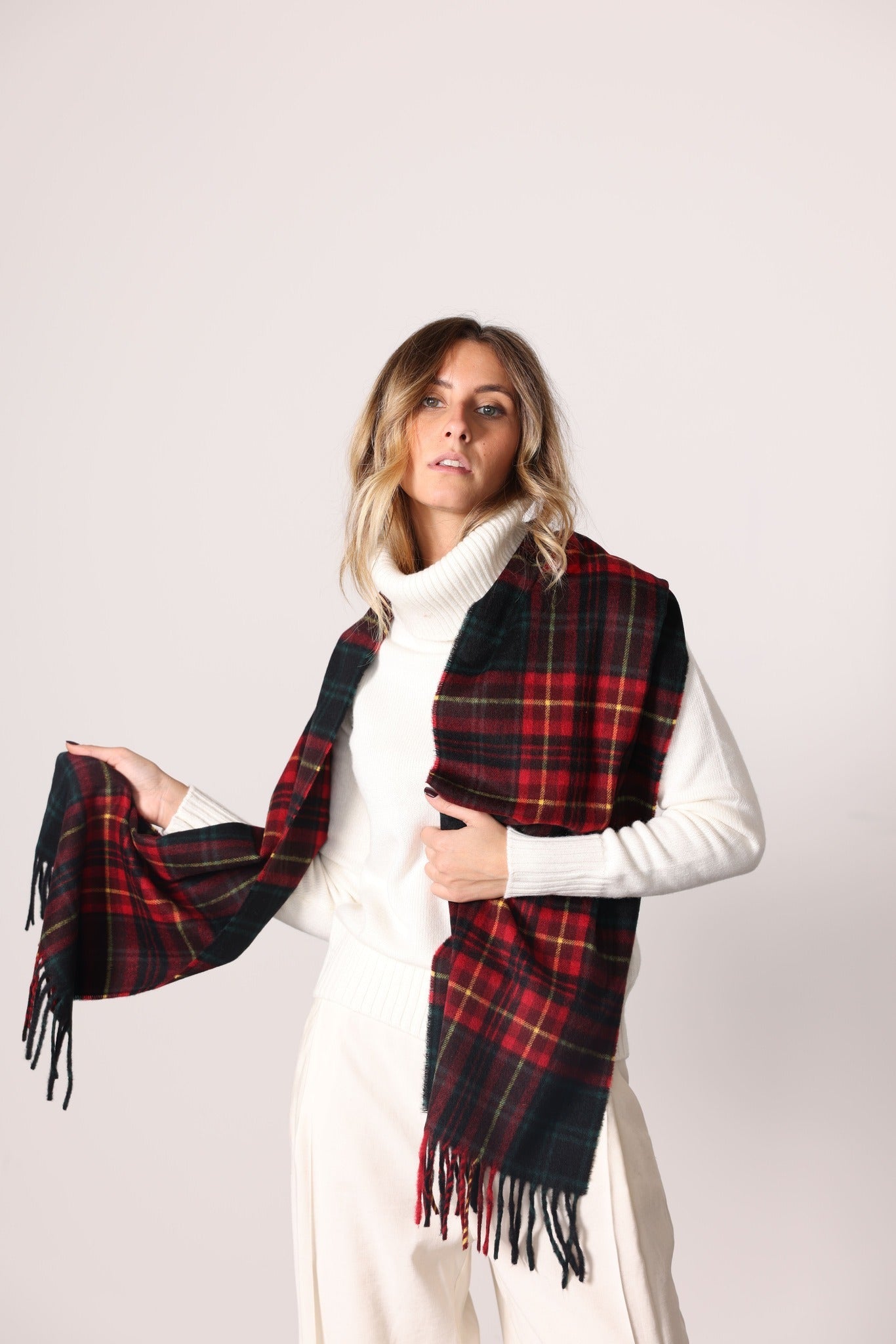 715 - Tartan Scarf 100% cashmere