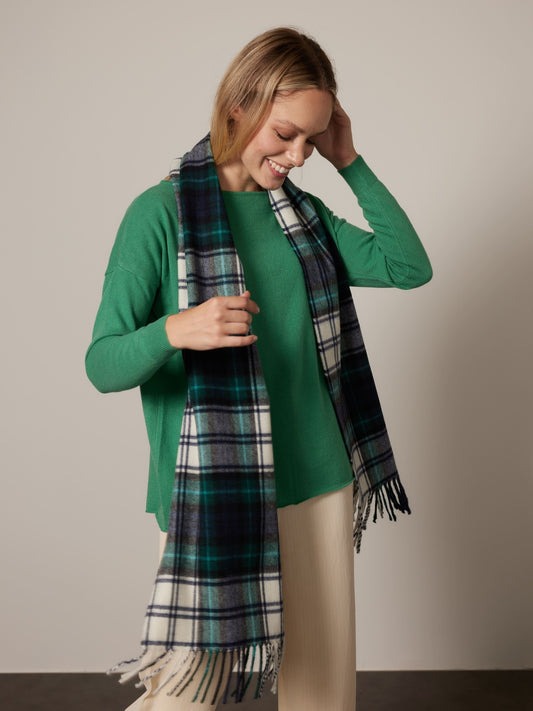 715 - Tartan Scarf 100% cashmere