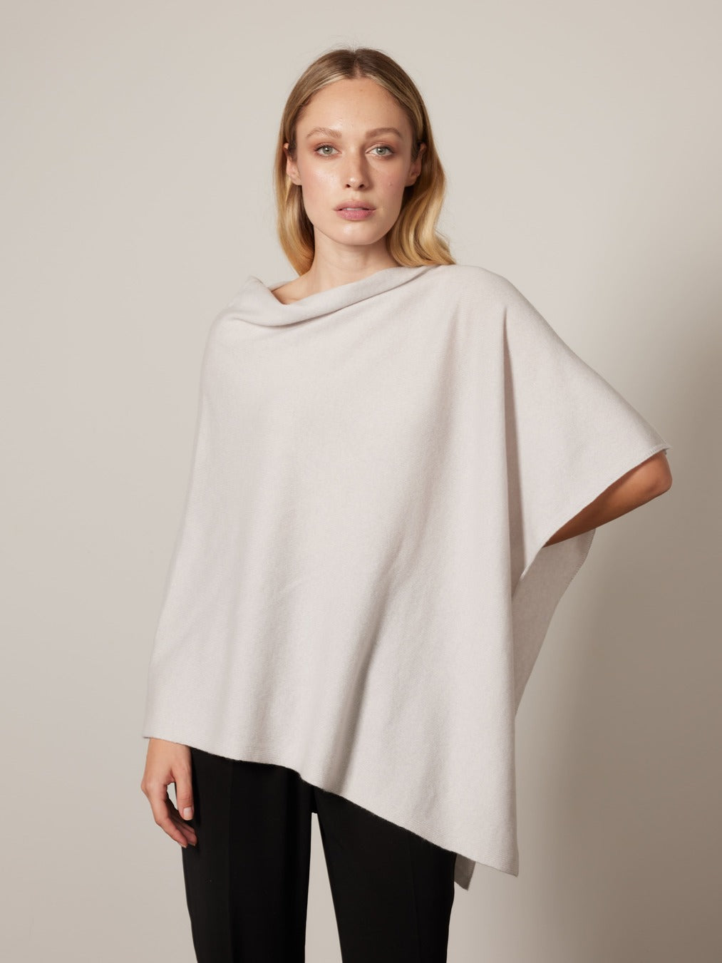 710 - poncho light 100% cashmere