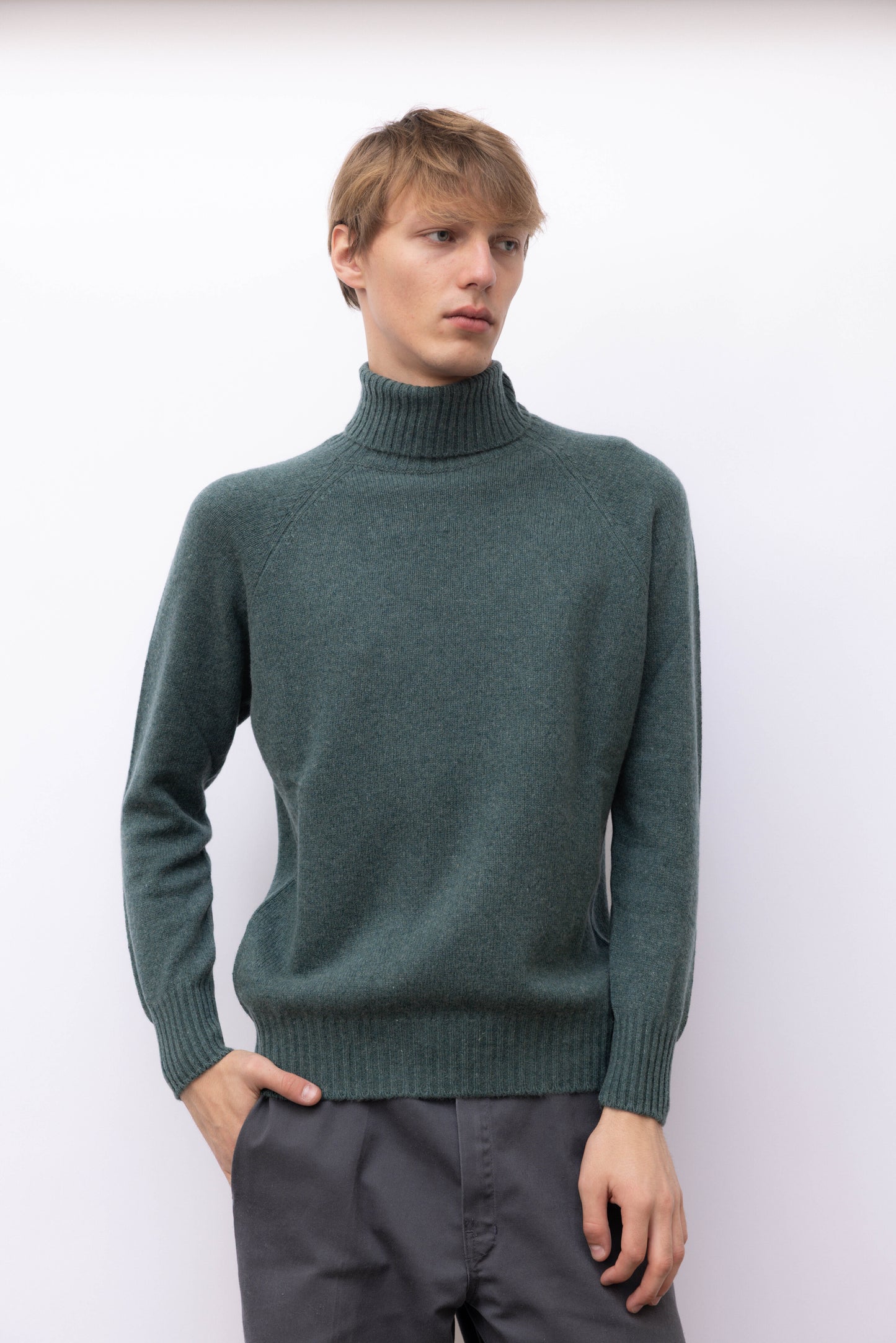 523 - Dolcevita Raglan Man 100% Cashmere