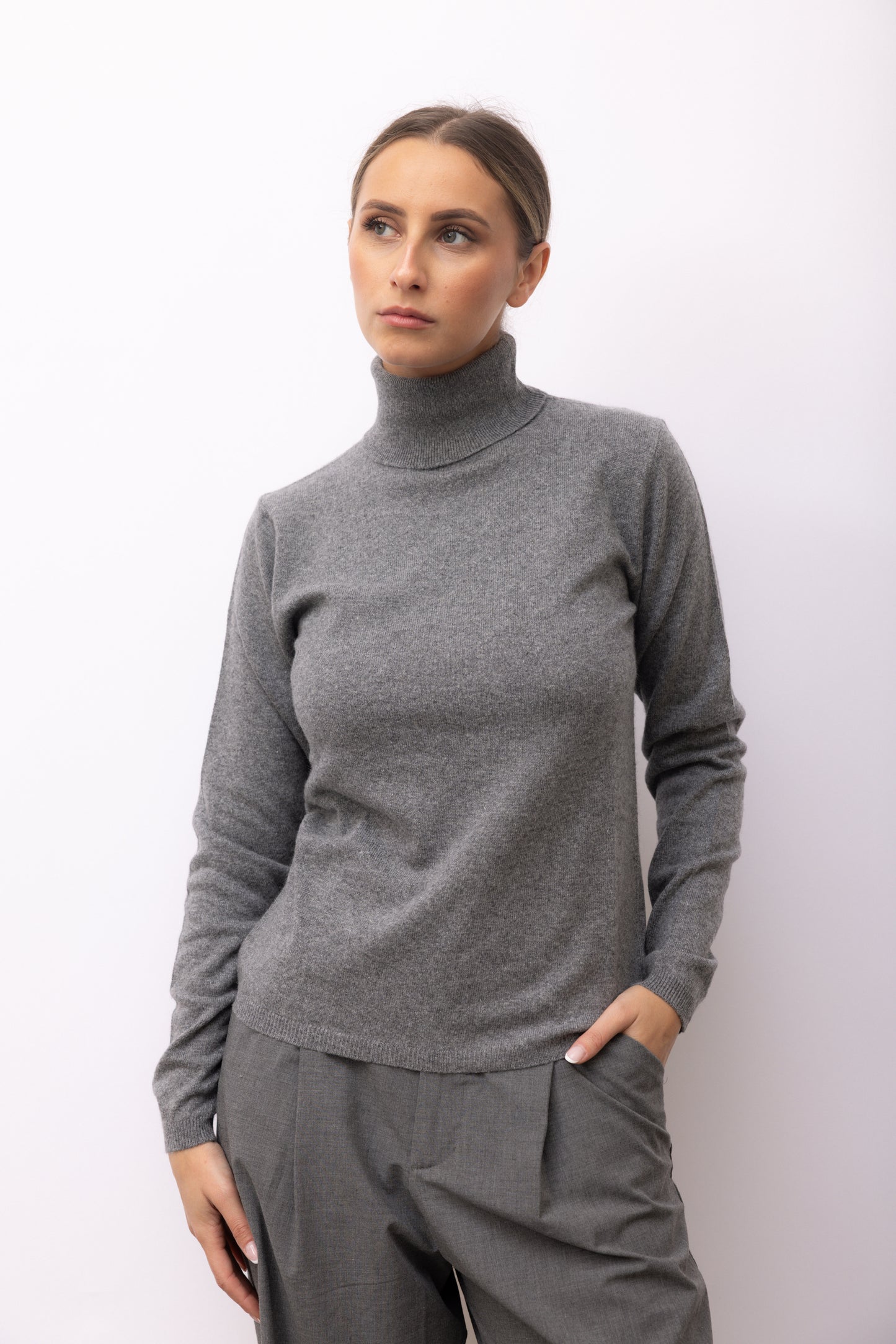 4103 - Classic turtleneck women