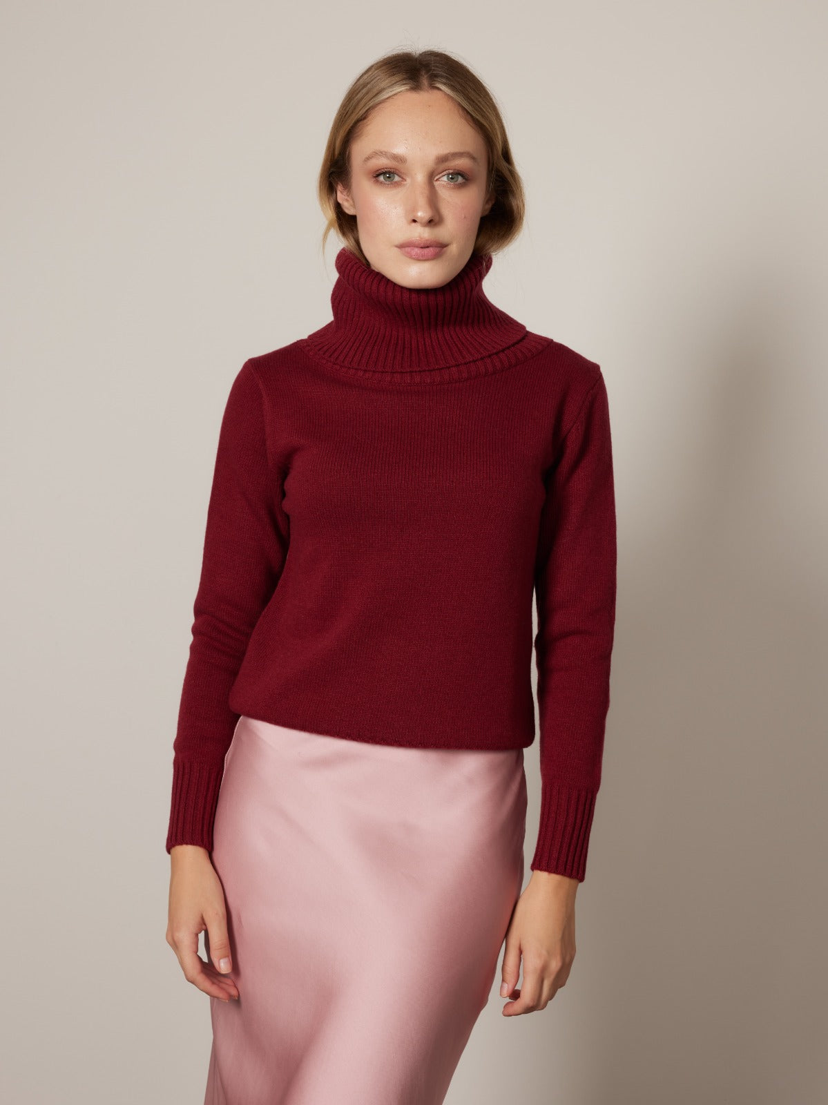 4125 - Large neck d.line woman