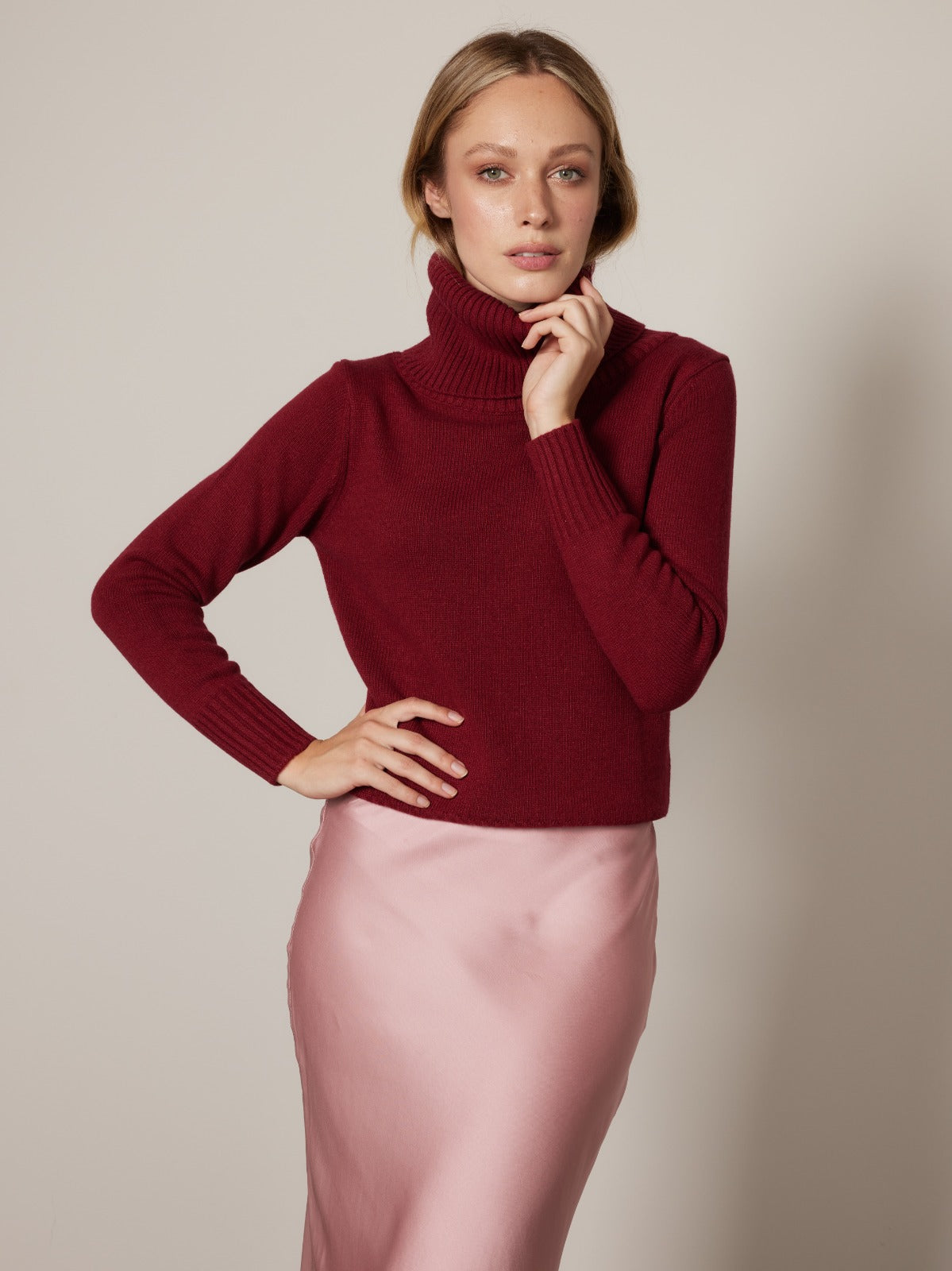 4125 - Large neck d.line woman