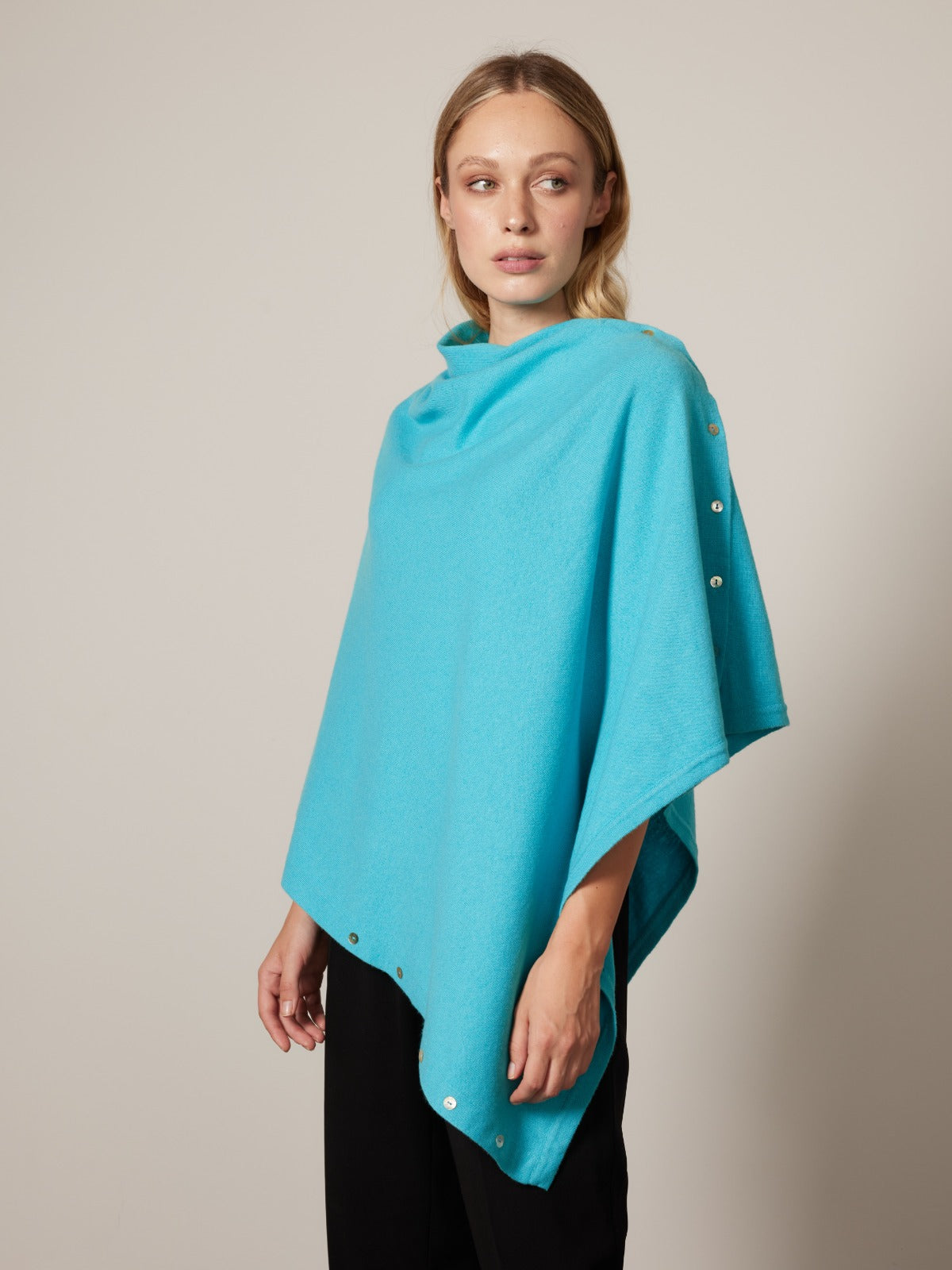 41119 - Buttoned Shrug