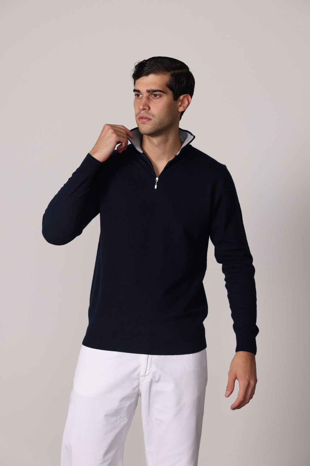 4202 - 1/2 zip man