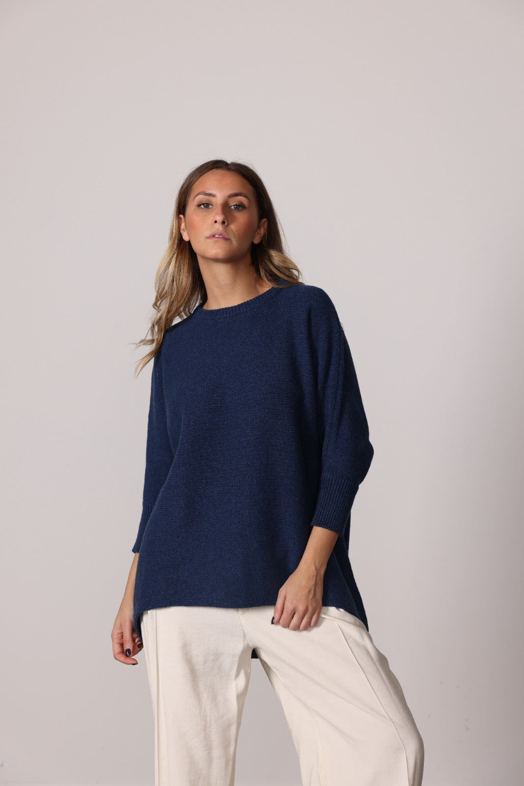48100 - Crew neck poncho 3/4