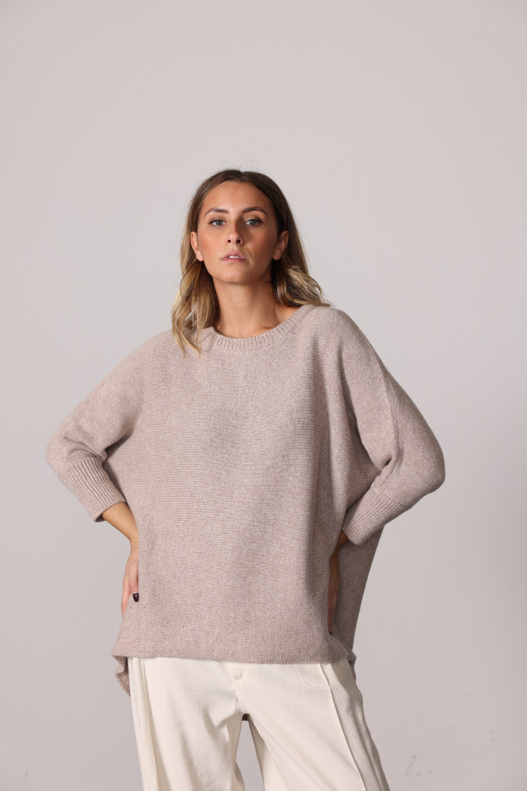 48100 - Crew neck poncho 3/4