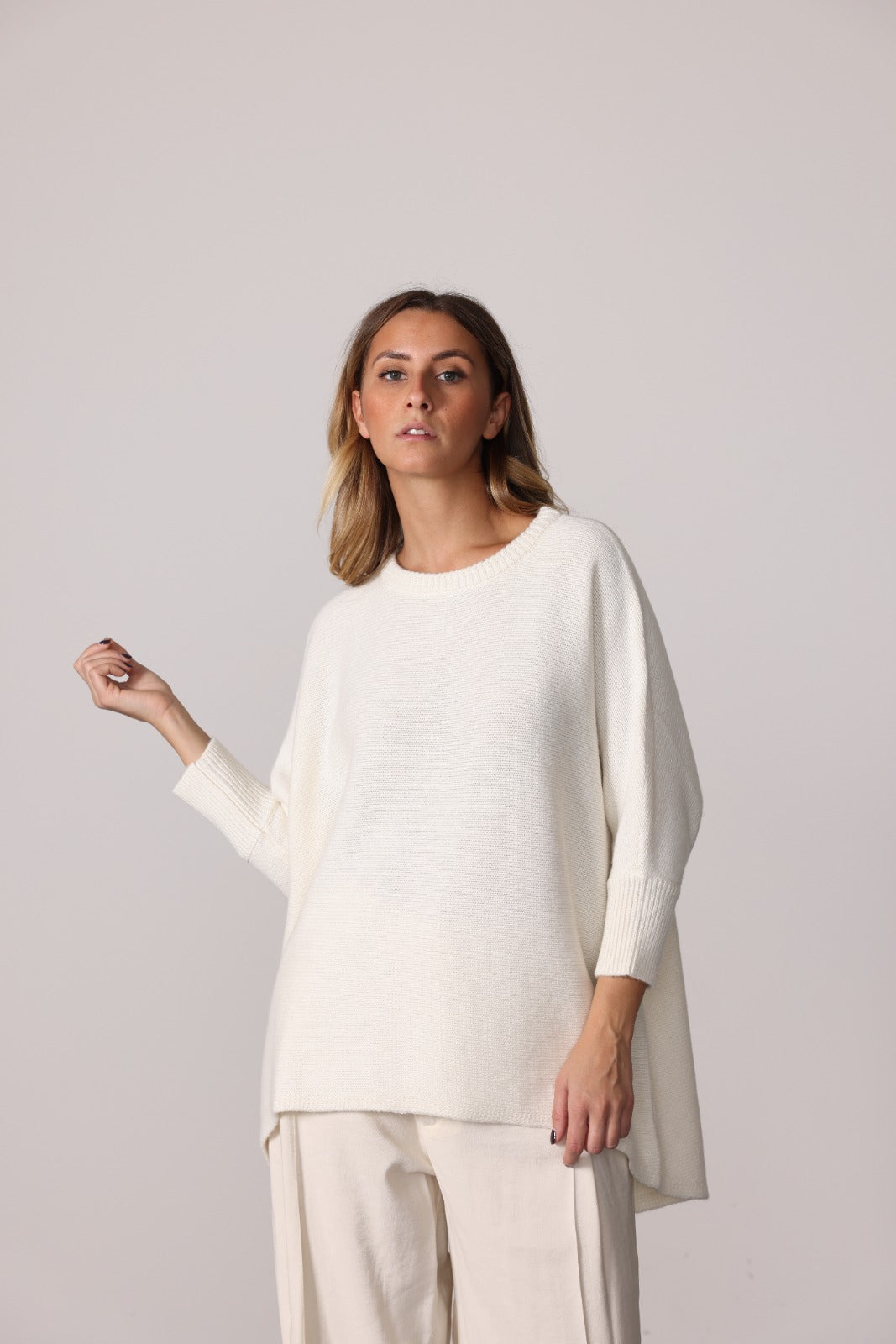 48100 - Crew neck poncho 3/4