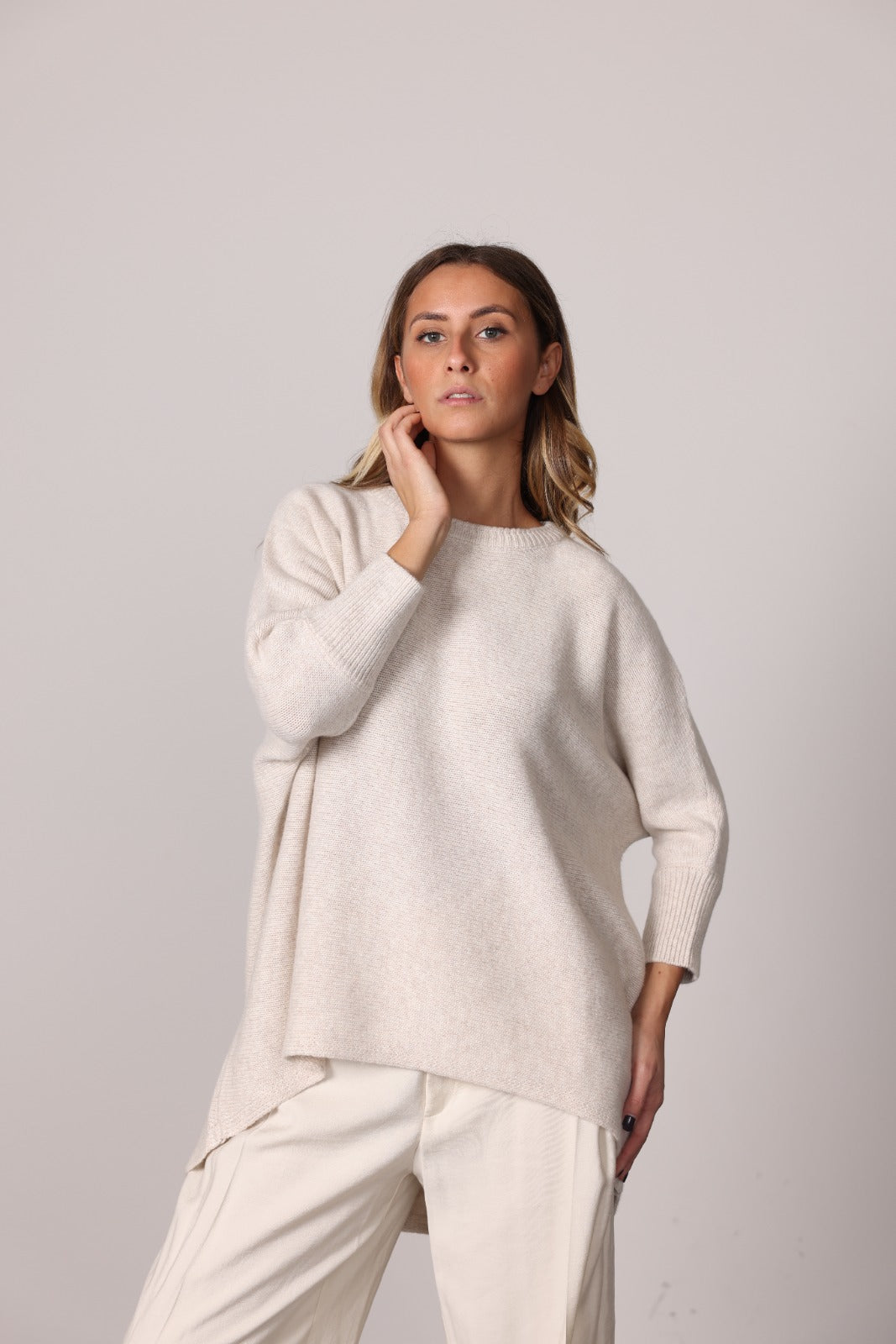 48100 - Crew neck poncho 3/4