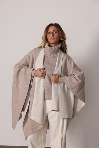1171 - Two-tone doubleface cape with sleeves
