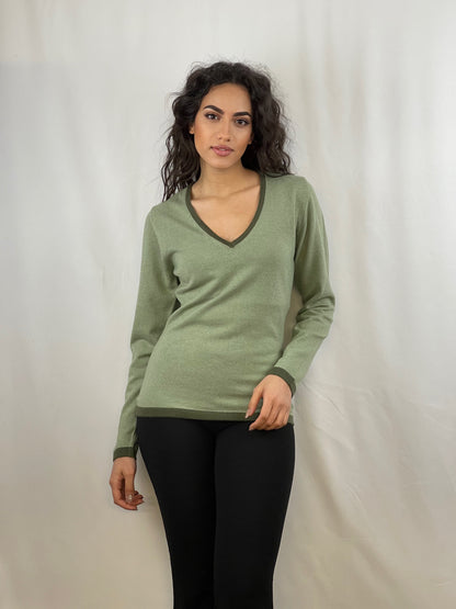 3336 - Two-tone V-neck