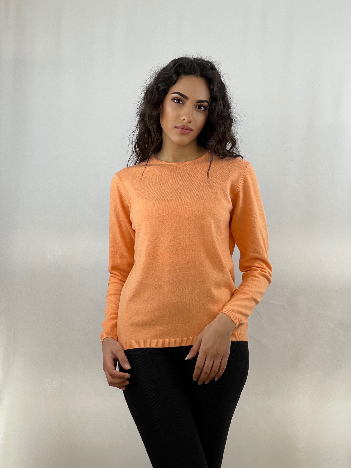 4101 - Classic crew neck woman