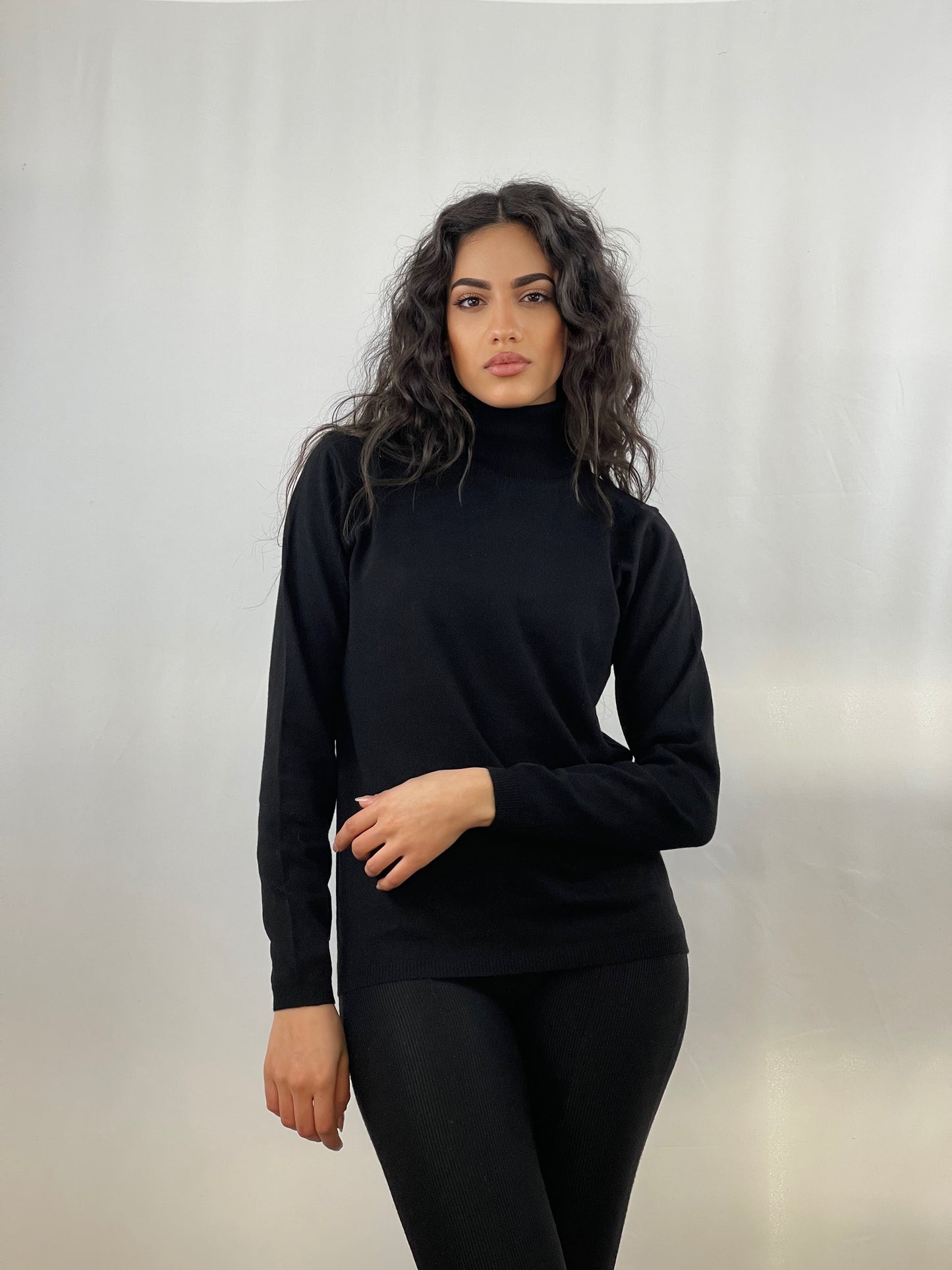 4103 - Classic turtleneck women