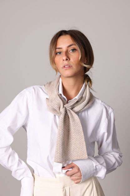 4743G - Scarf with 2 two-tone lily buttons
