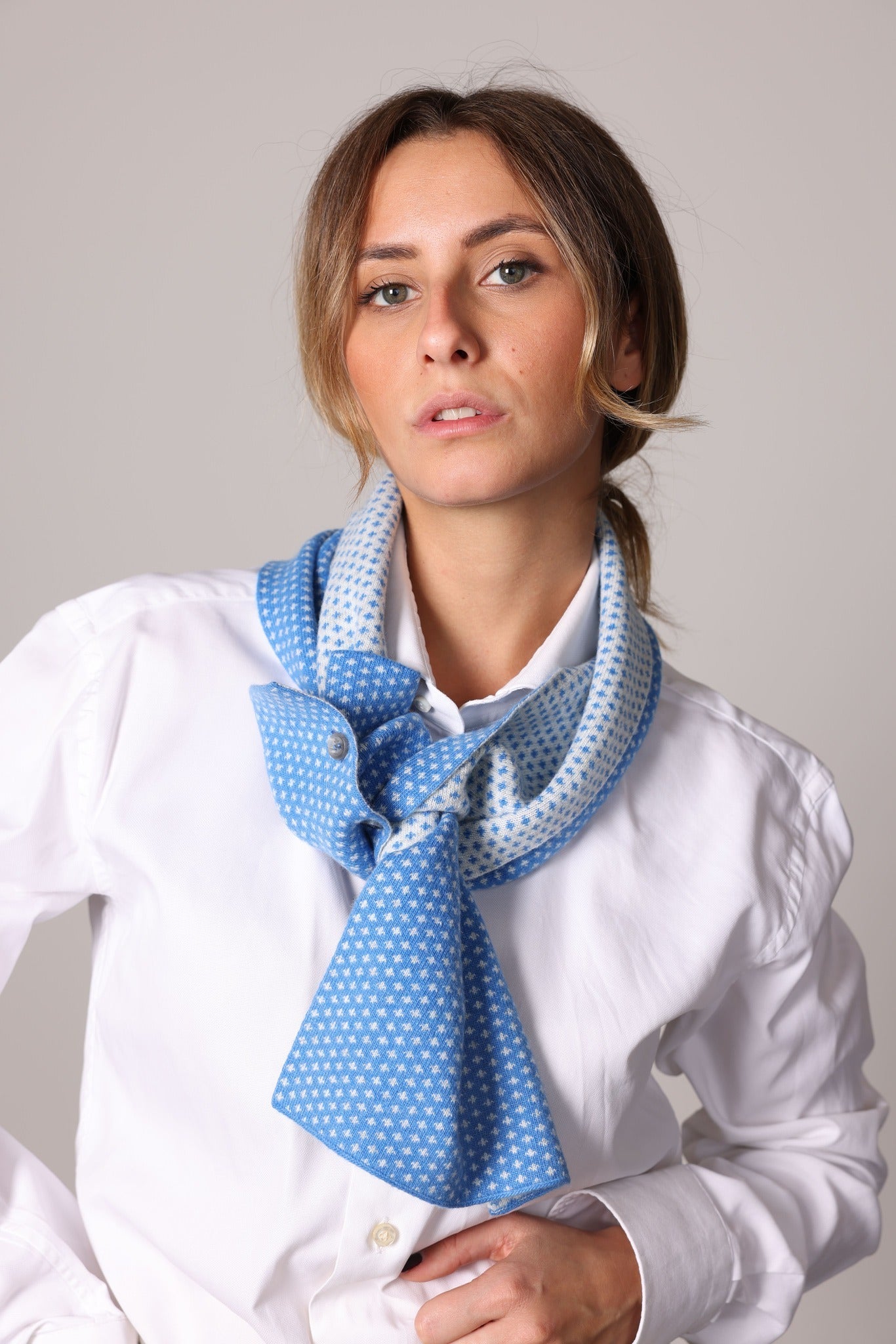 4743G Bicolor scarf lily - Main Image