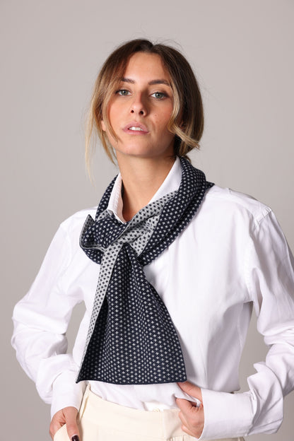 4743G - Scarf with 2 two-tone lily buttons
