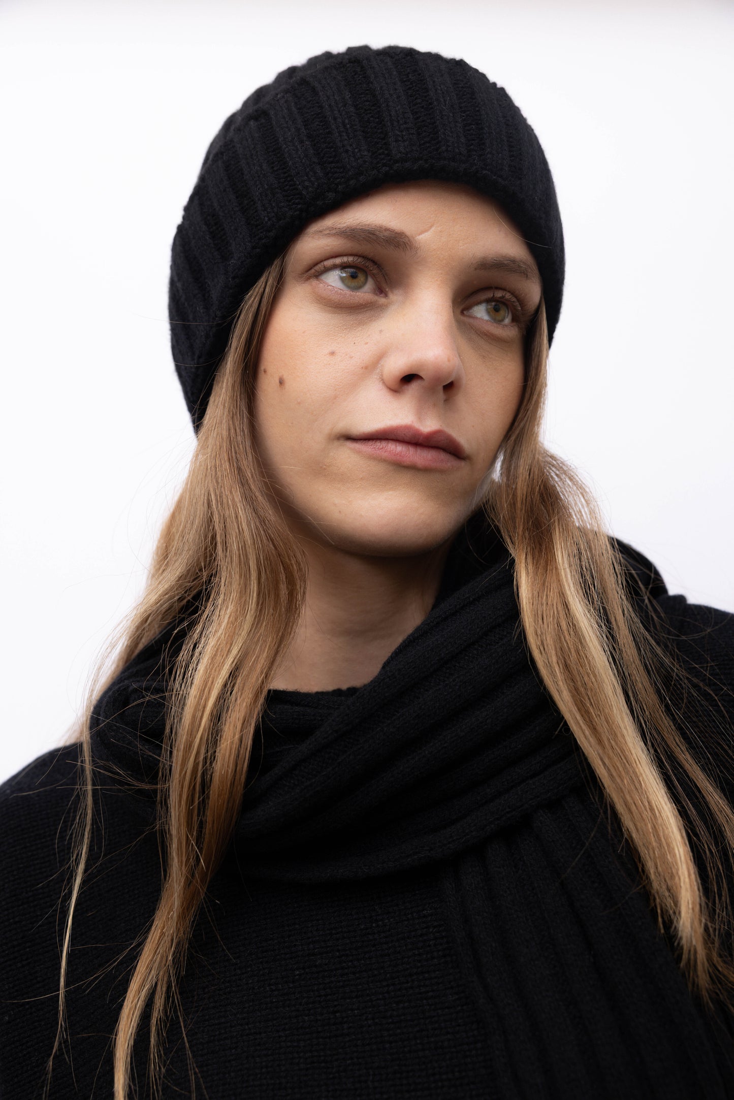 555 - Hat 100% Cashmere