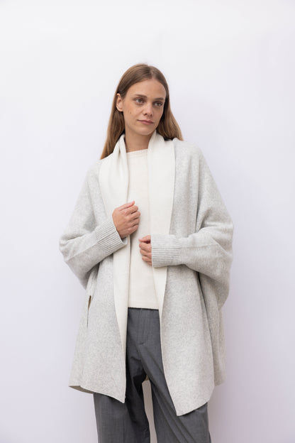 1171 - Two-tone doubleface cape with sleeves