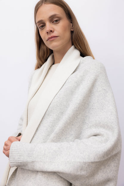 1171 - Two-tone doubleface cape with sleeves