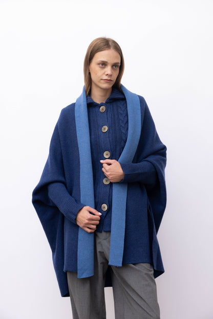 1171 - Two-tone doubleface cape with sleeves