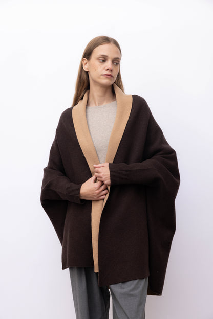 1171 - Two-tone doubleface cape with sleeves