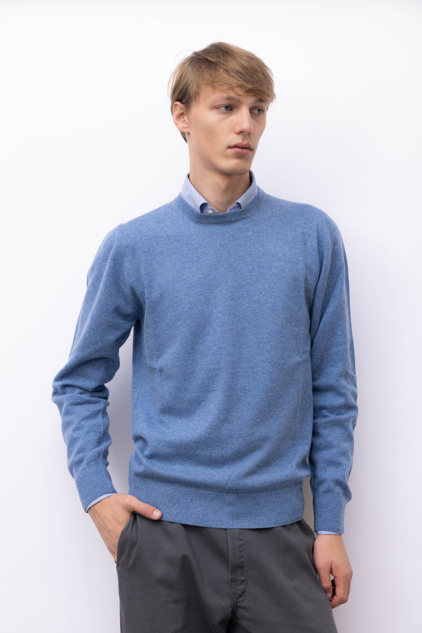 701 - 2-thread pure cashmere crewneck