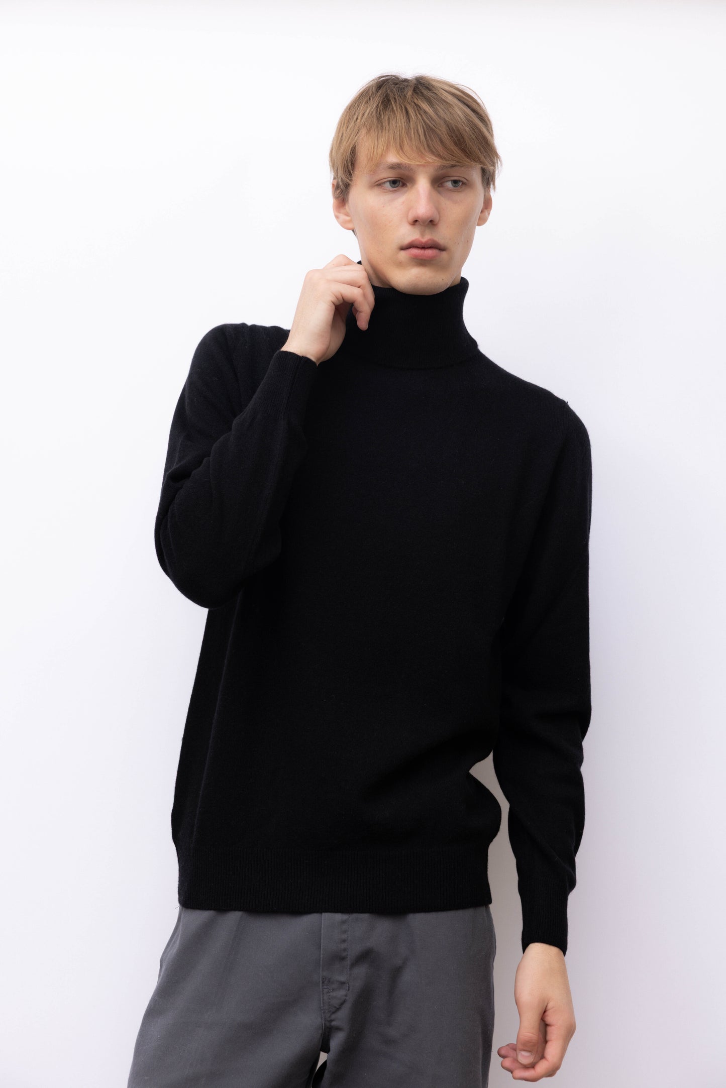 703 - Neckman turtleneck 100% Cashmere