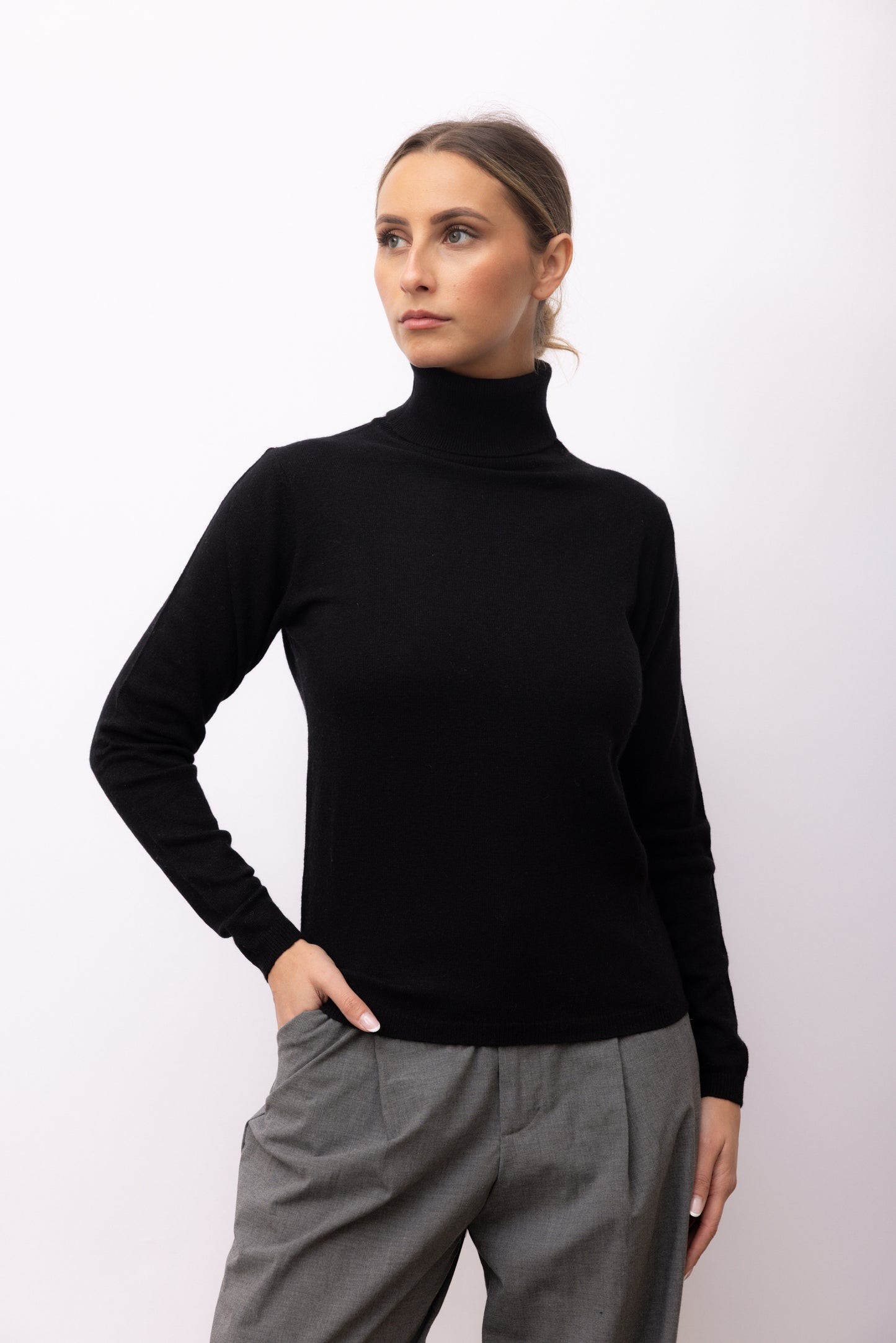 4103 - Classic turtleneck women