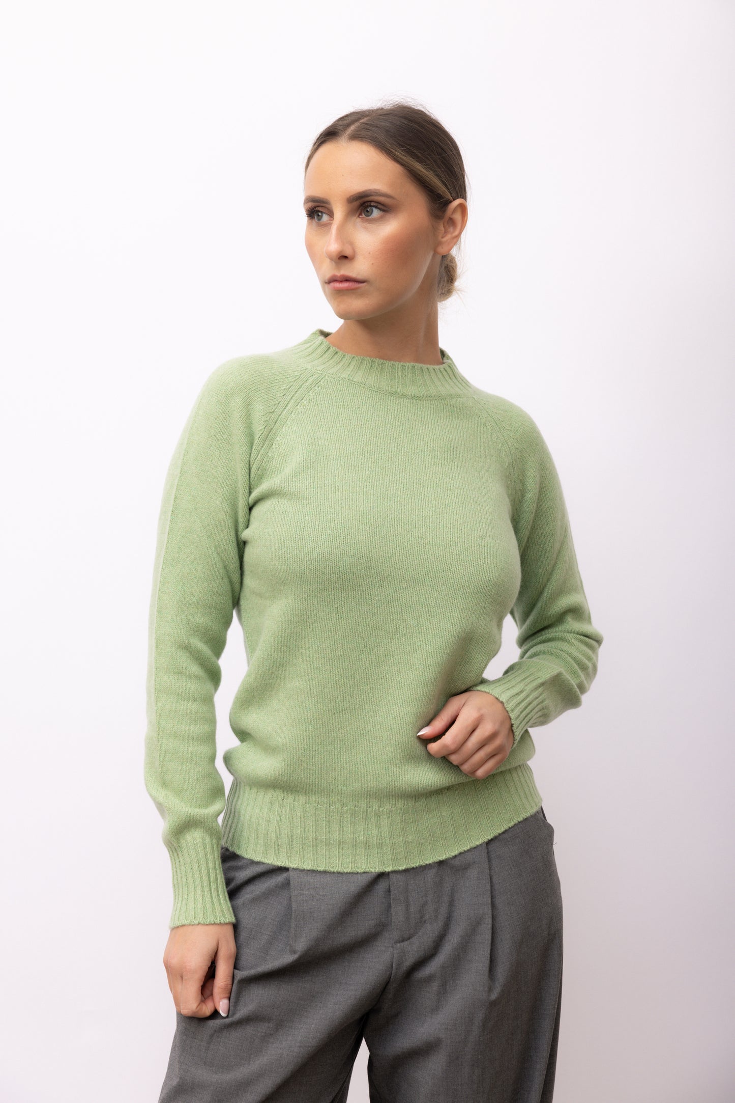 733 - Women's 100% cashmere turtleneck