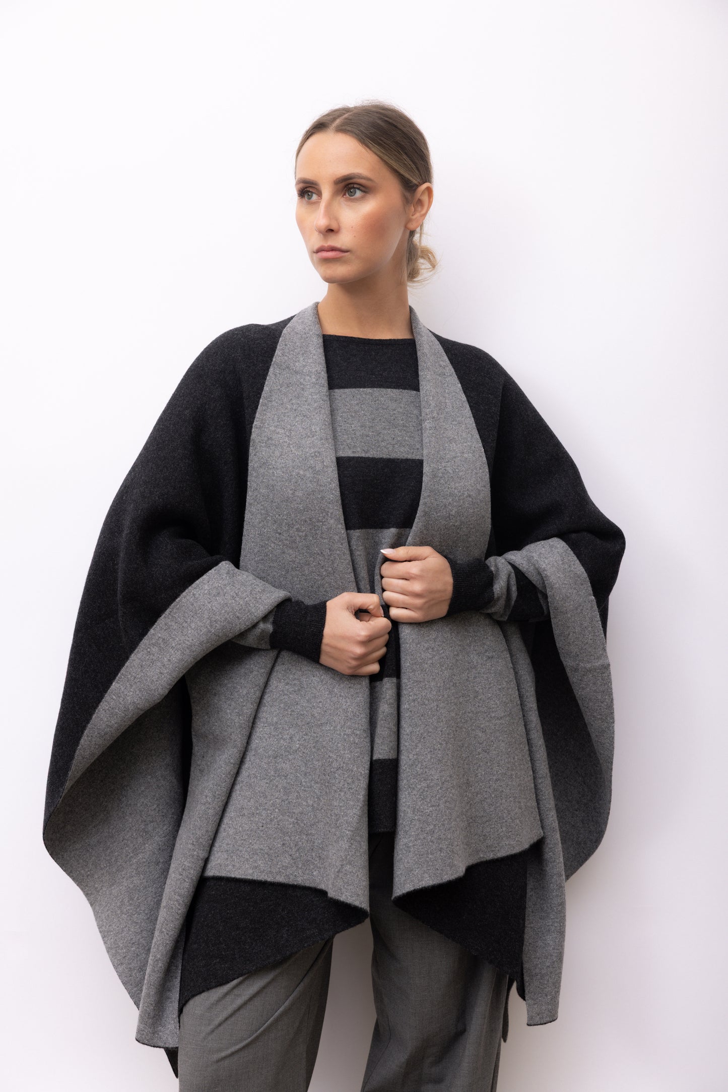 1161 - Bicolor Cape